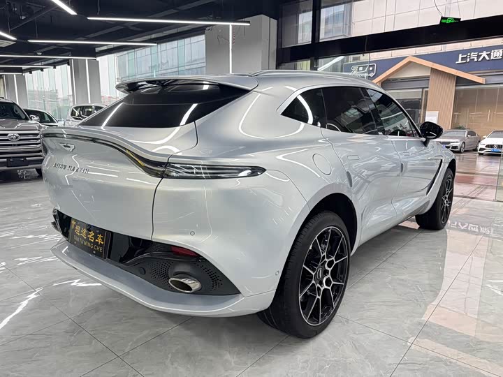 Фото 4 - Aston Martin DBX