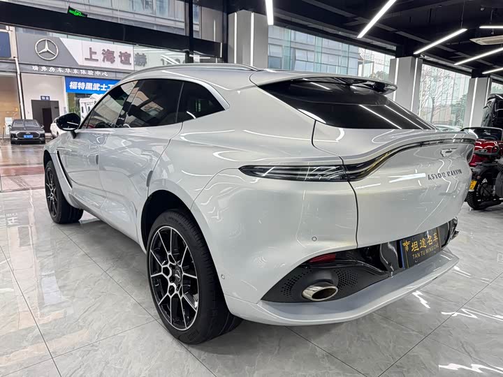 Фото 6 - Aston Martin DBX