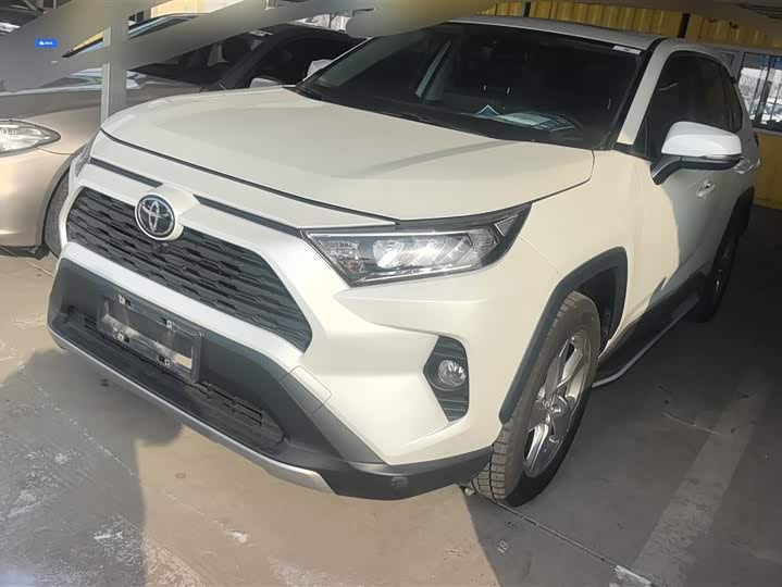 Фото 1 - Toyota RAV4