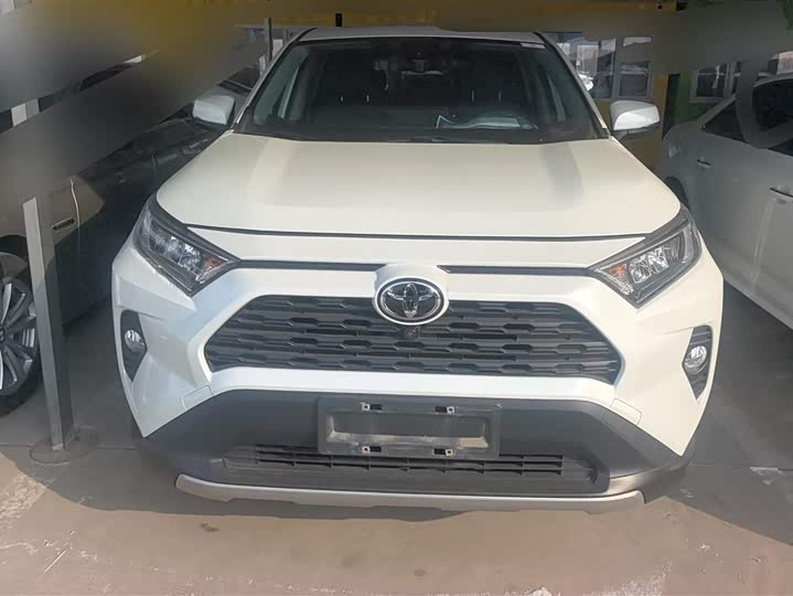 Фото 2 - Toyota RAV4