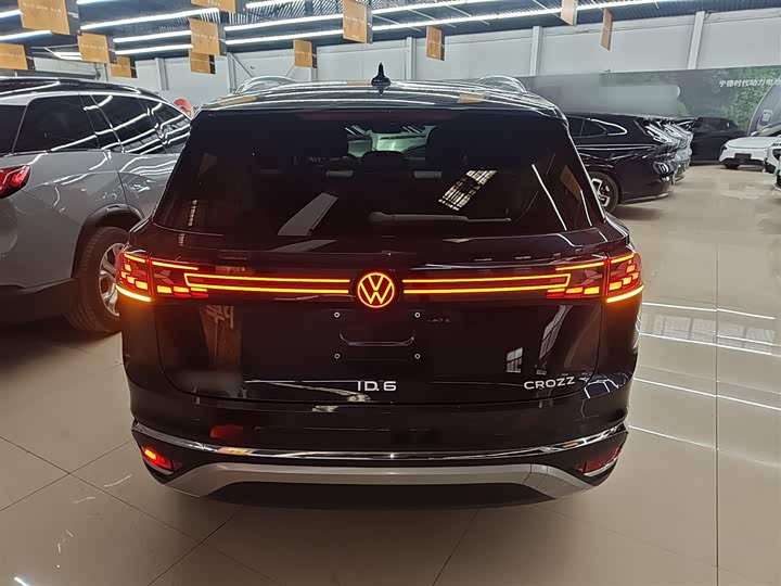 Фото 6 - Volkswagen ID.6 Crozz