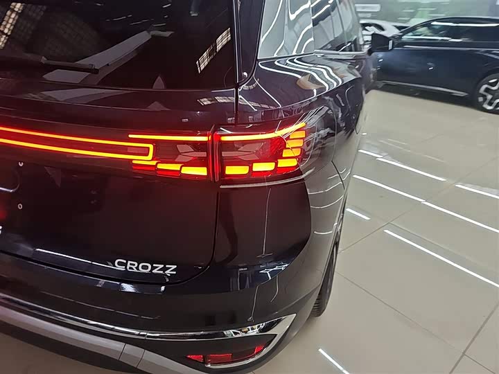 Фото 8 - Volkswagen ID.6 Crozz