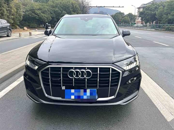 Фото 3 - Audi Q7