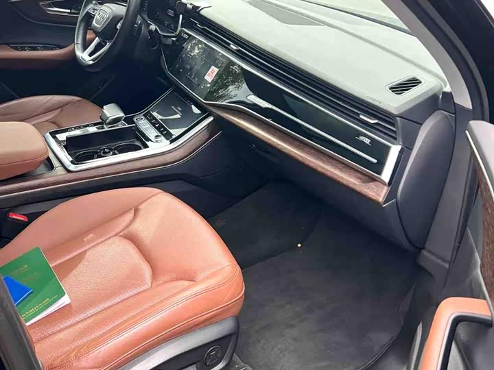 Фото 7 - Audi Q7