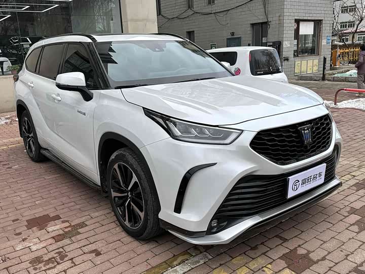 Фото 3 - Toyota Crown Kluger