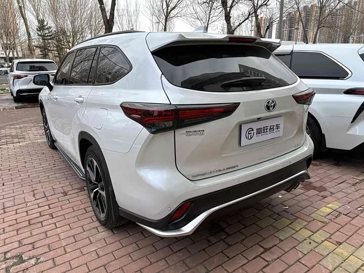 Фото 5 - Toyota Crown Kluger