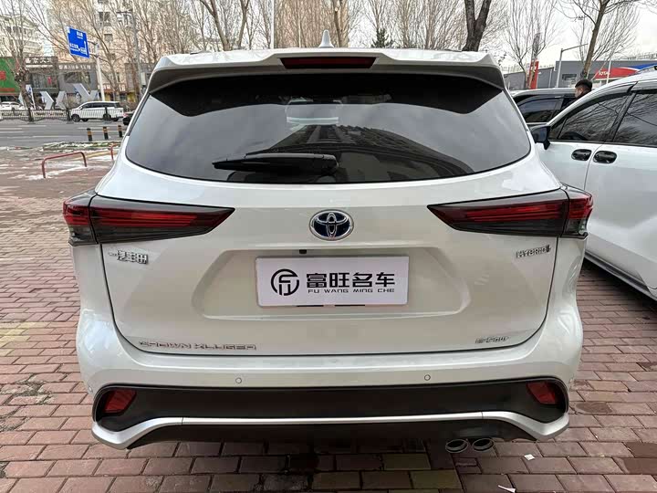 Фото 6 - Toyota Crown Kluger