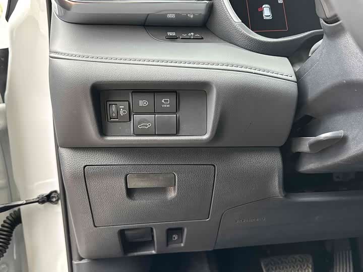 Фото 9 - Toyota Crown Kluger