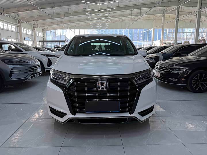 Фото 2 - Honda Elysion