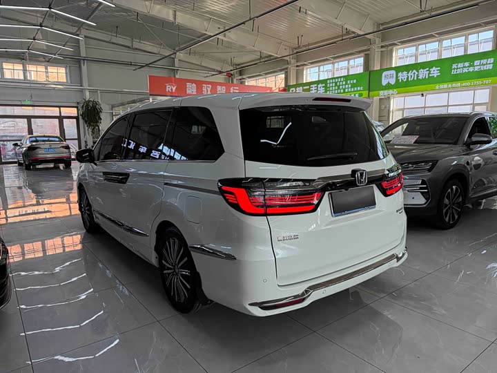 Фото 6 - Honda Elysion