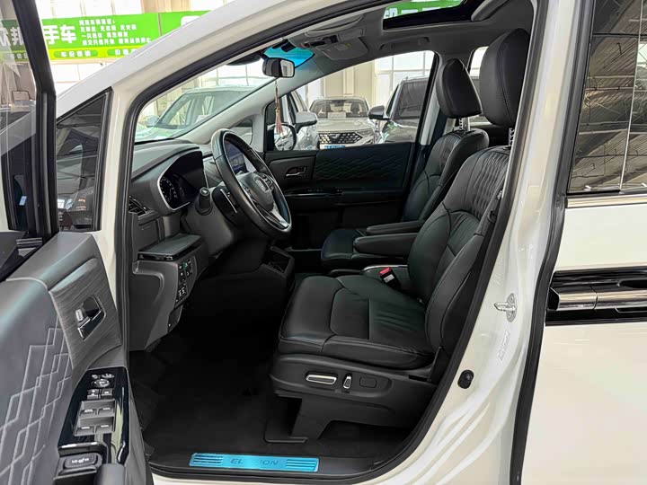 Фото 8 - Honda Elysion