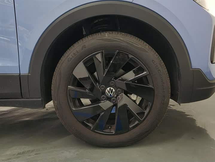 Фото 6 - Volkswagen Tharu