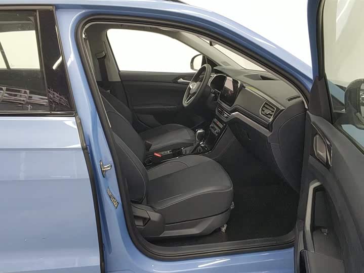 Фото 8 - Volkswagen Tharu