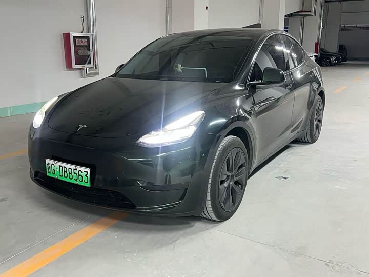 Фото 1 - Tesla Model Y
