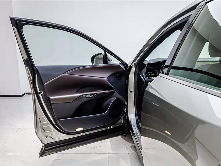 Фото 3 - Lexus RX