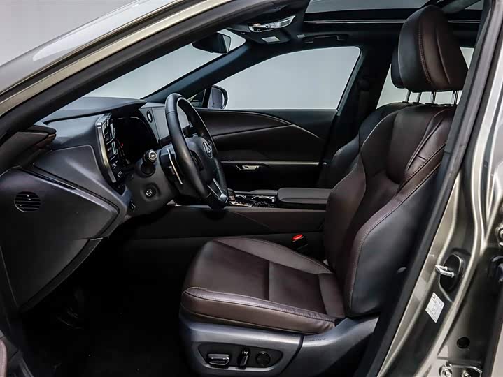 Фото 4 - Lexus RX