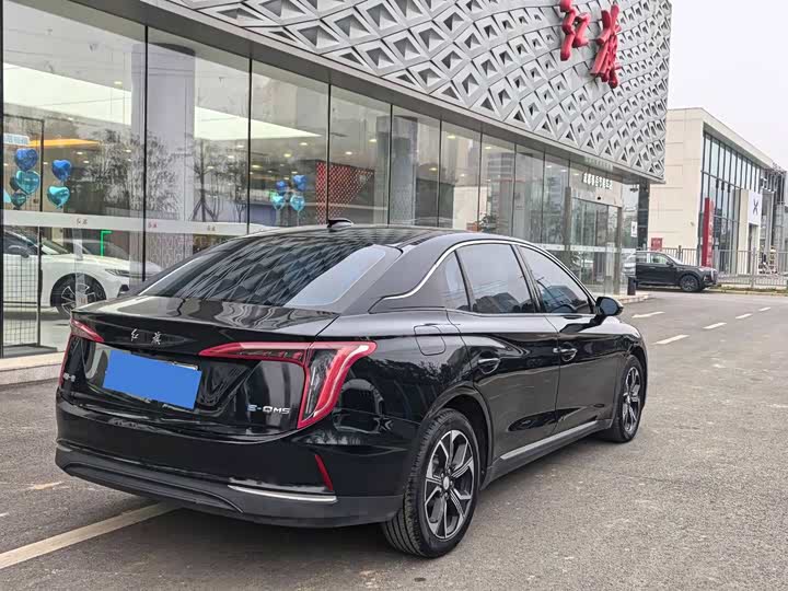 Фото 5 - Hongqi E-QM5