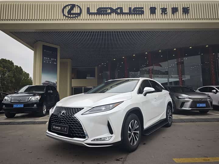 Фото 1 - Lexus RX