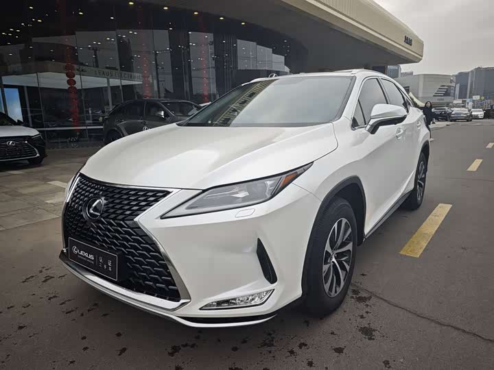 Фото 2 - Lexus RX