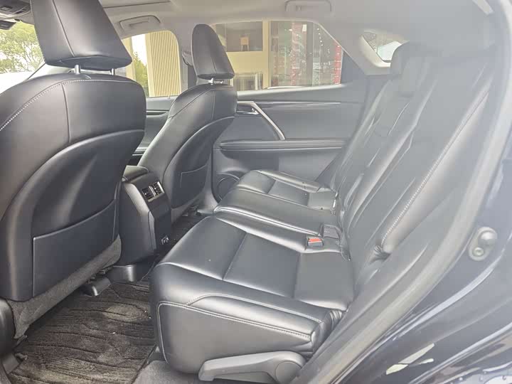 Фото 7 - Lexus RX