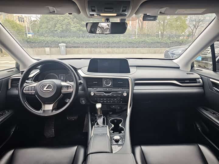 Фото 8 - Lexus RX