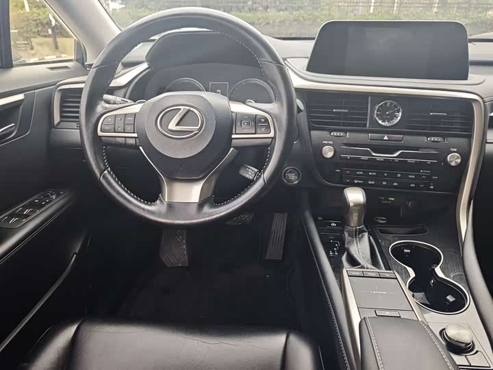 Фото 9 - Lexus RX