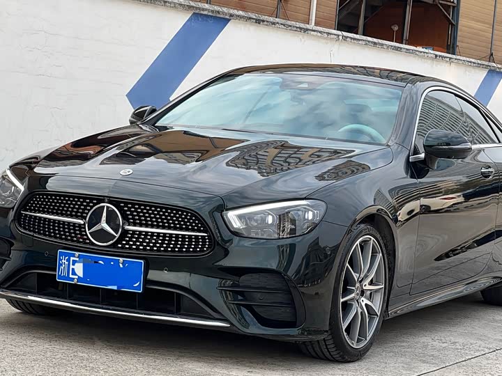 Фото 1 - Mercedes-Benz E-Class