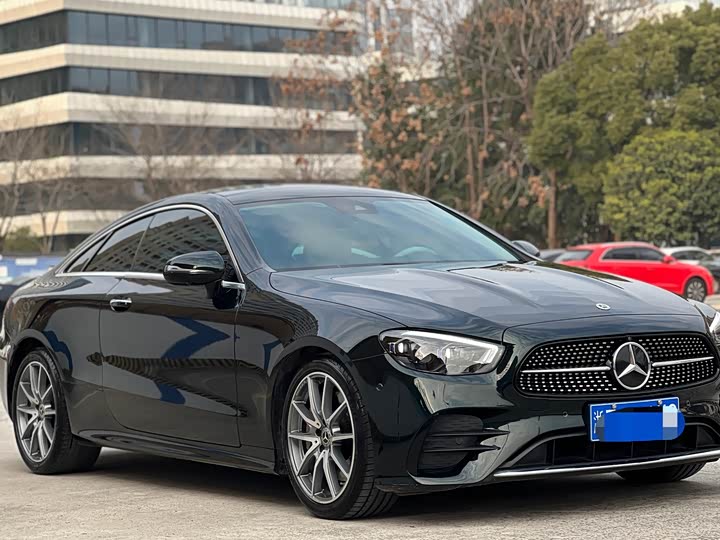 Фото 2 - Mercedes-Benz E-Class