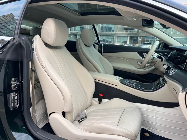 Фото 5 - Mercedes-Benz E-Class