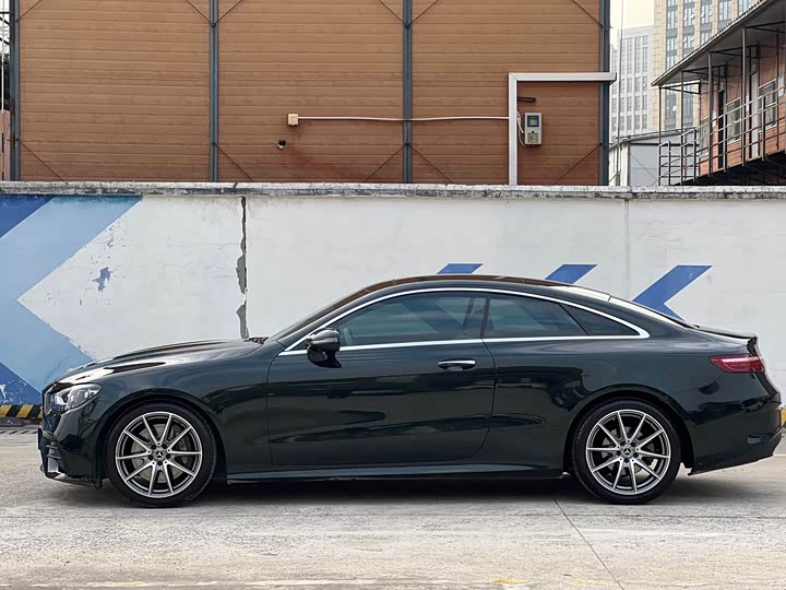 Фото 6 - Mercedes-Benz E-Class