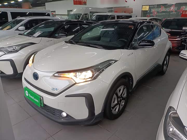 Фото 2 - Toyota C-HR EV