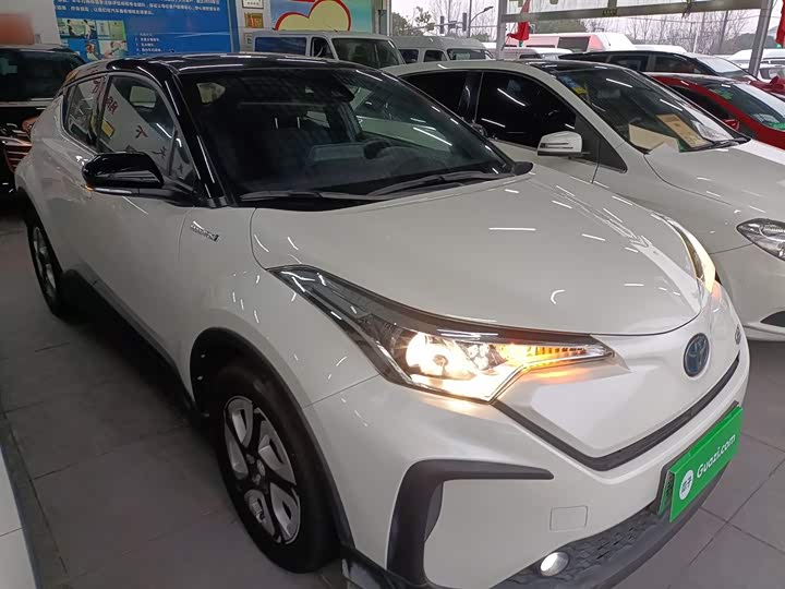 Фото 4 - Toyota C-HR EV