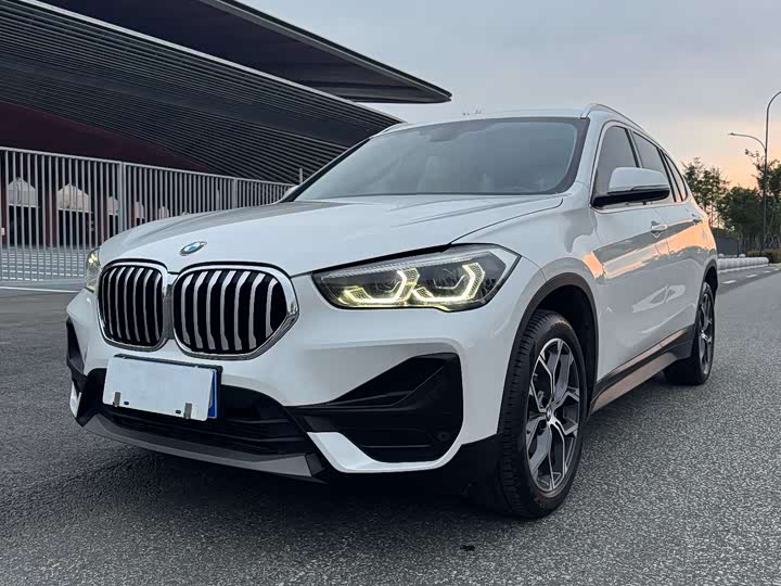 Фото 1 - BMW X1