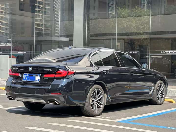 Фото 2 - BMW 5 Series