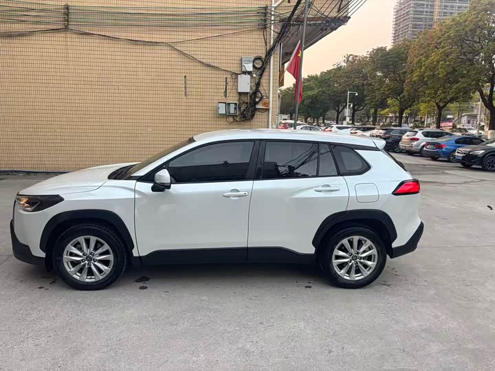 Фото 2 - Toyota Corolla Cross