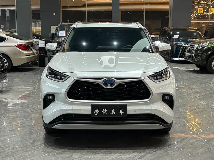 Фото 2 - Toyota Highlander