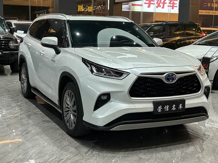 Фото 3 - Toyota Highlander