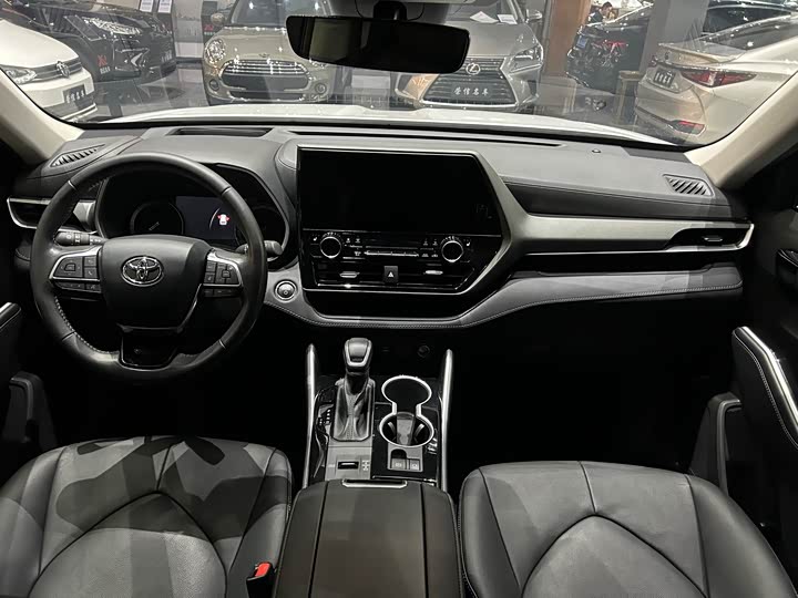 Фото 6 - Toyota Highlander