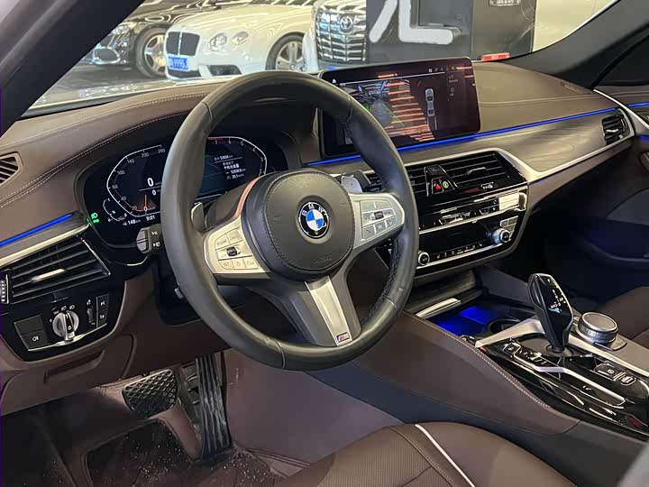 Фото 8 - BMW 5 Series