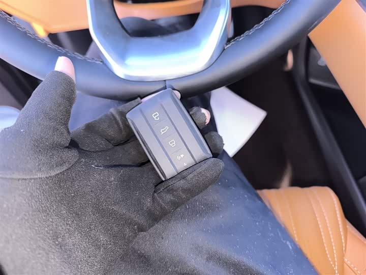 Фото 9 - Tank 500 Hybrid