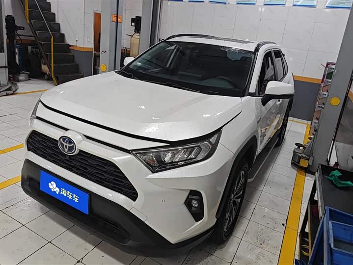 Фото 1 - Toyota RAV4