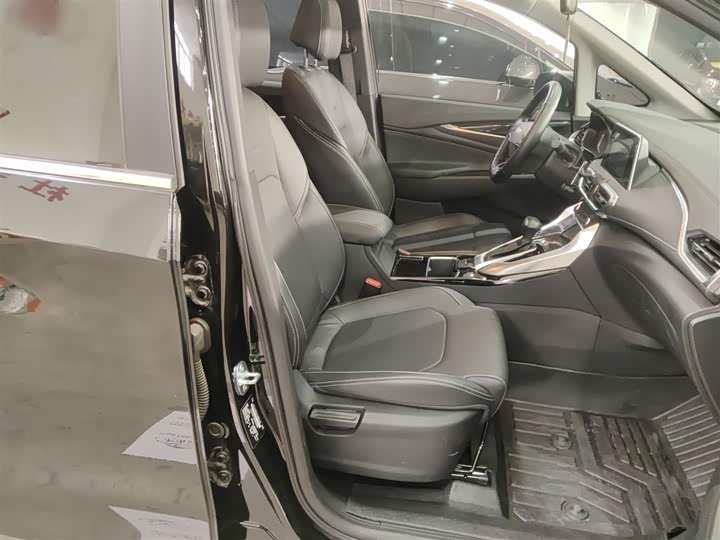 Фото 4 - Maxus G50