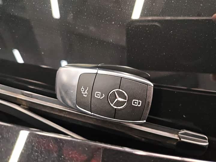 Фото 9 - Mercedes-Benz GLB-Class