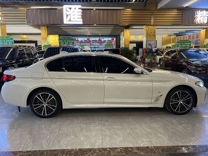 Фото 3 - BMW 5 Series