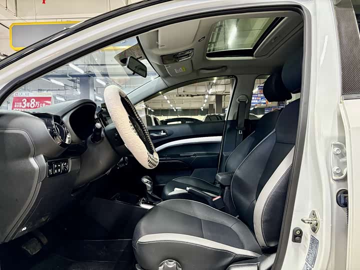 Фото 4 - Kia KX1