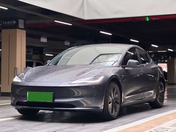 Фото 1 - Tesla Model 3