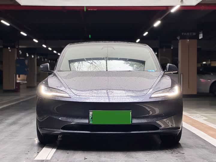 Фото 2 - Tesla Model 3