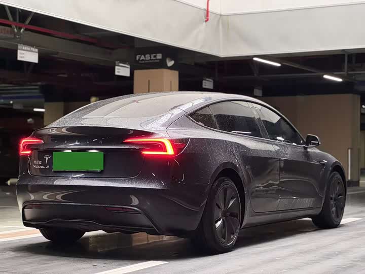 Фото 5 - Tesla Model 3