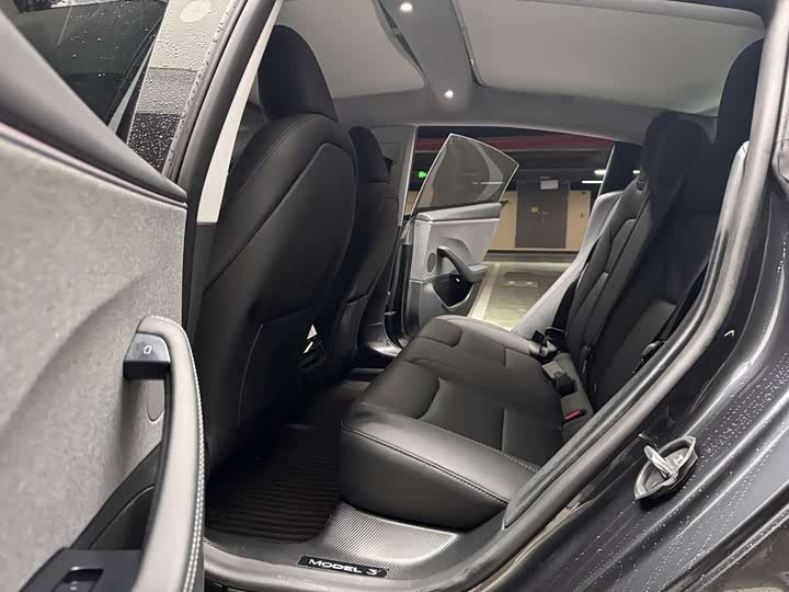 Фото 8 - Tesla Model 3