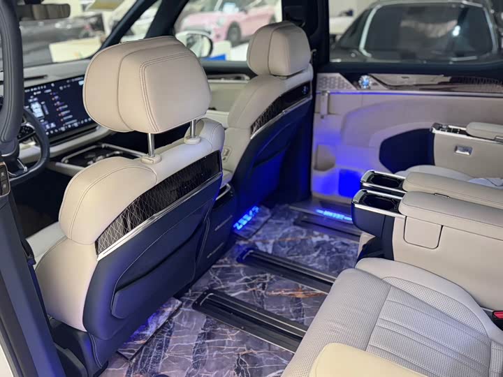 Фото 6 - Zeekr 009